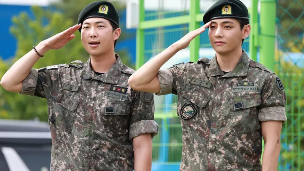BTS: RM e V retornam do serviço militar!