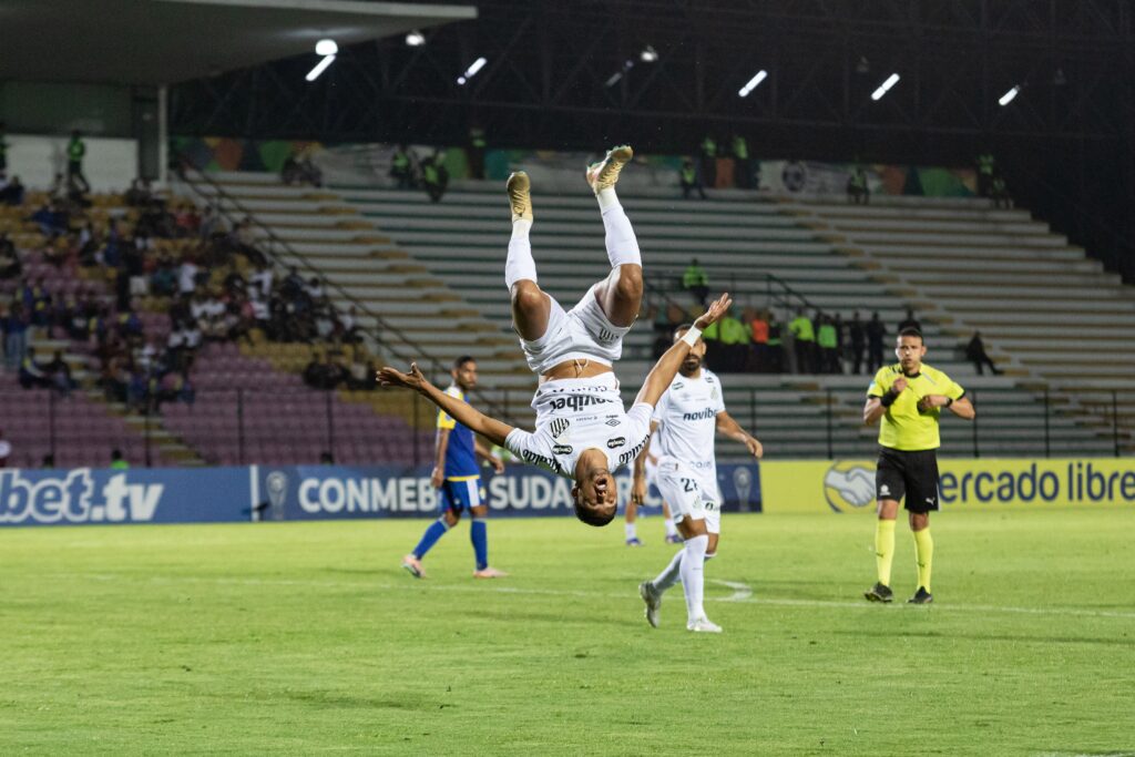 Goleada do Santos na Sula e o novo trunfo de Cuca