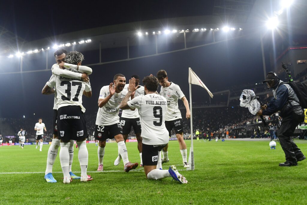 Yuri Alberto brilha em noite de redenção no Corinthians