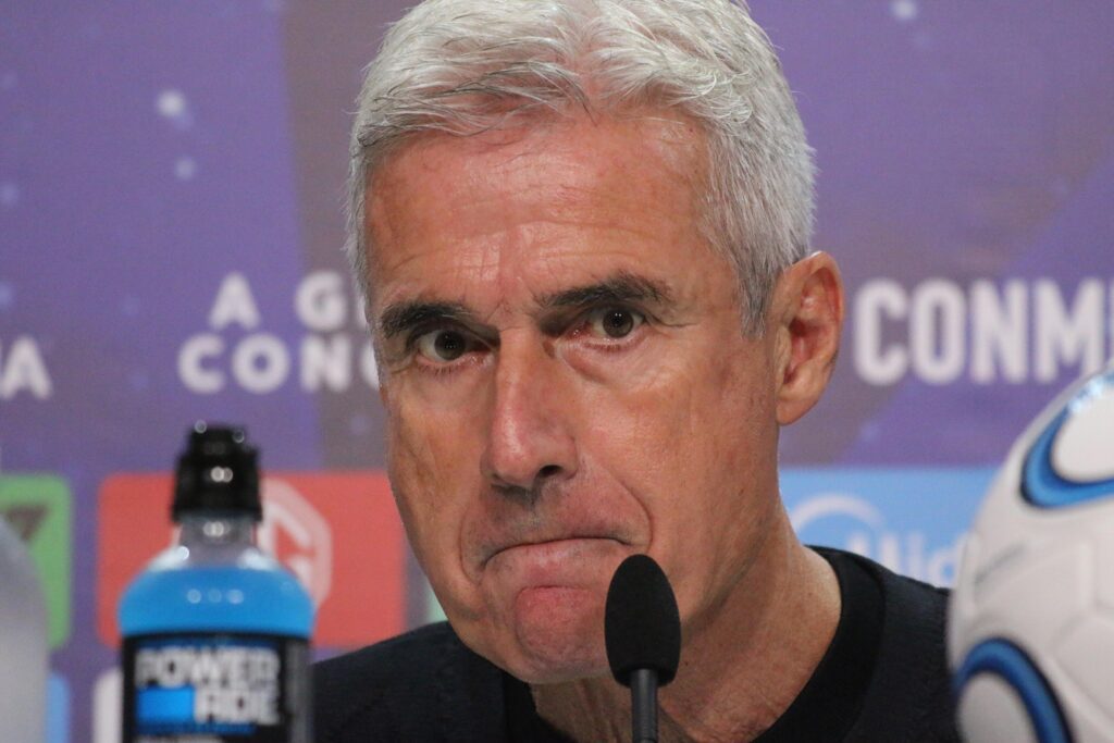 Luís Castro no Grêmio: Clima de novela após eliminação