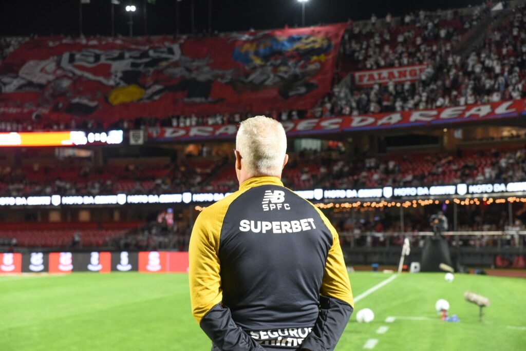 Jejum do São Paulo aumenta em noite de drama no MorumBIS