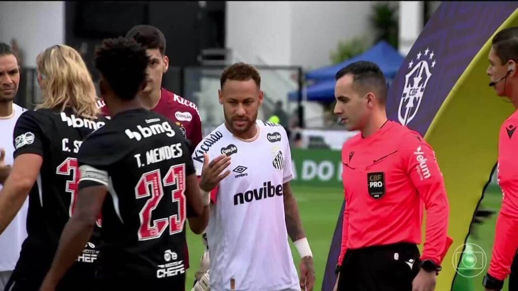 Neymar no vácuo: Thiago Mendes ignora o craque no Vasco