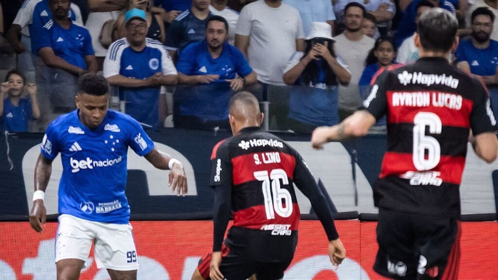 Cruzeiro x Flamengo: drama e reviravolta no Mineirão
