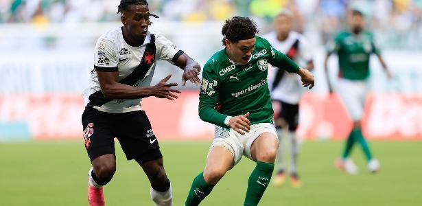 Palmeiras goleia e dispara na liderança do Brasileirão