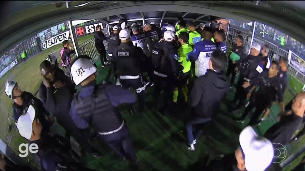 Vasco x Vitória: heroismo na Colina e fúria no vestiário