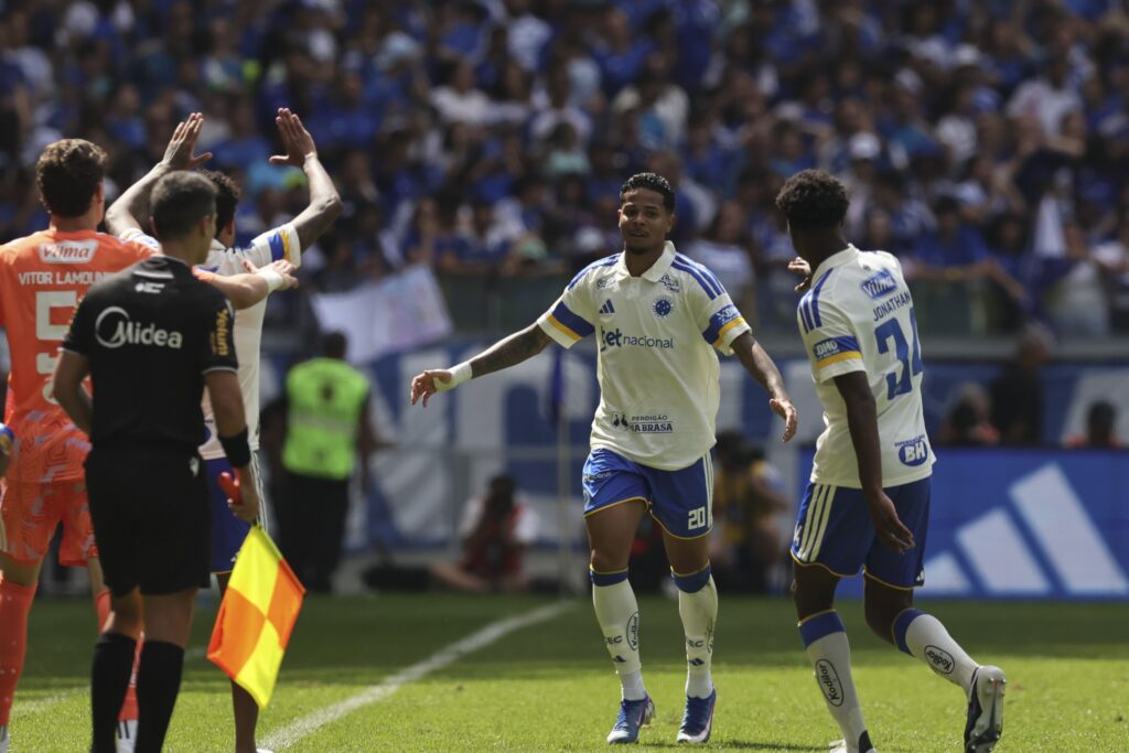 Cruzeiro x Mirassol: golaço e estreias na vitória