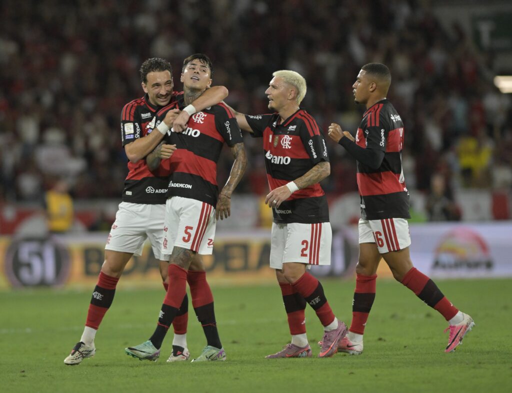Flamengo x Vitória: triunfo e cobrança no Maracanã