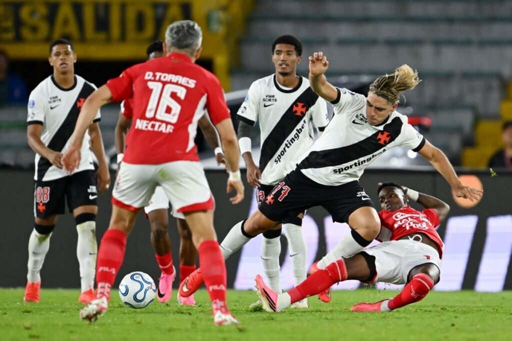 O empate do Vasco na Colômbia e o drama de Spinelli