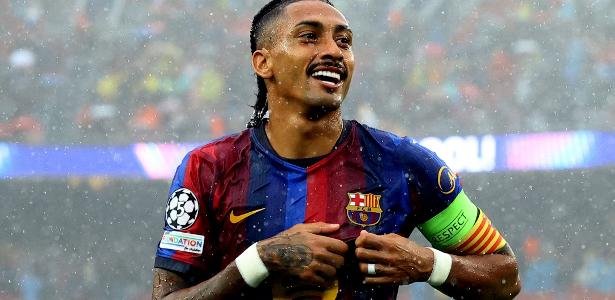 Raphinha brilha no atropelo de Barcelona x Feyenoord