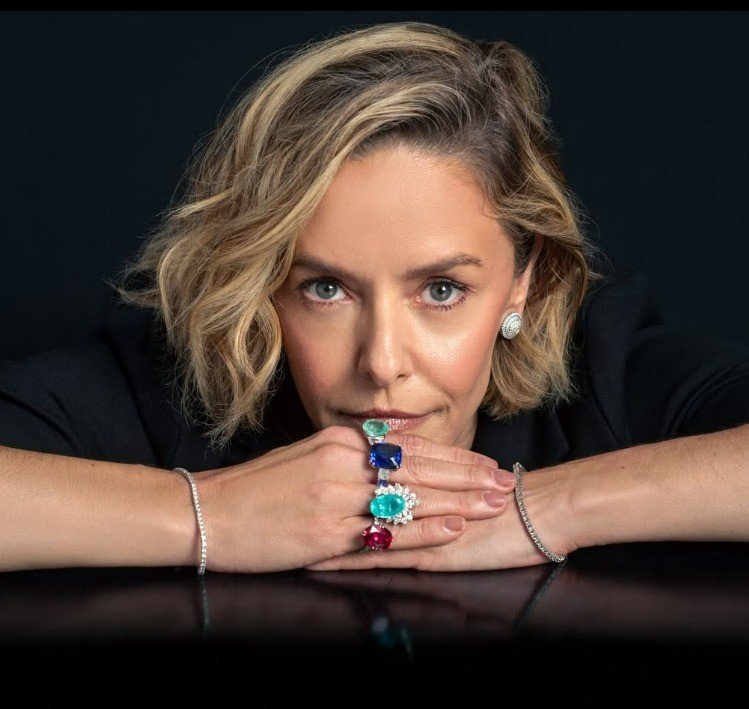 Bianca Rinaldi faz 52 anos e vive longe da correria